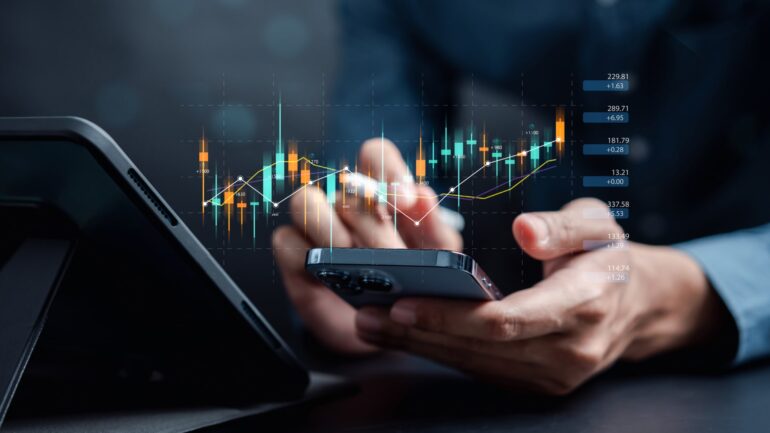 Stock market: from tv weatherman to dentist, fundseeder finds hidden