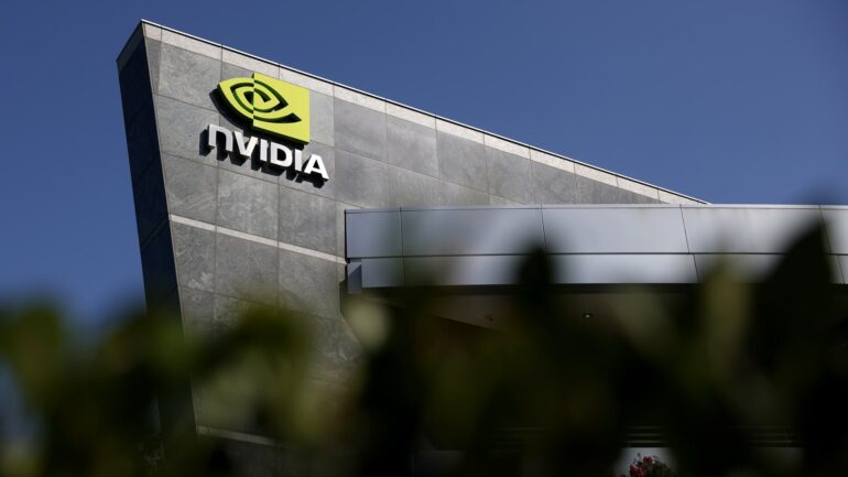 Stock market: top wall street analysts favor these 3 stocks