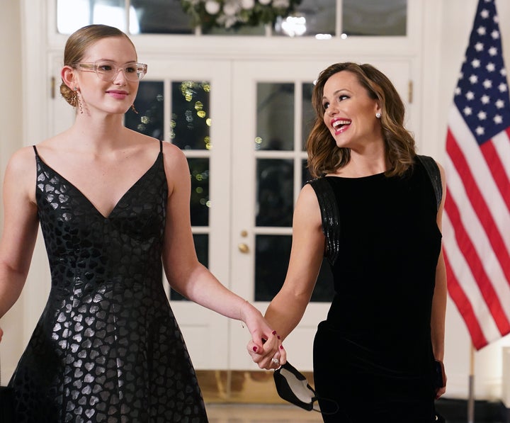 Violet Affleck appeared alongside her famous mom, actor Jennifer Garner, at a 2022 White House state dinner.