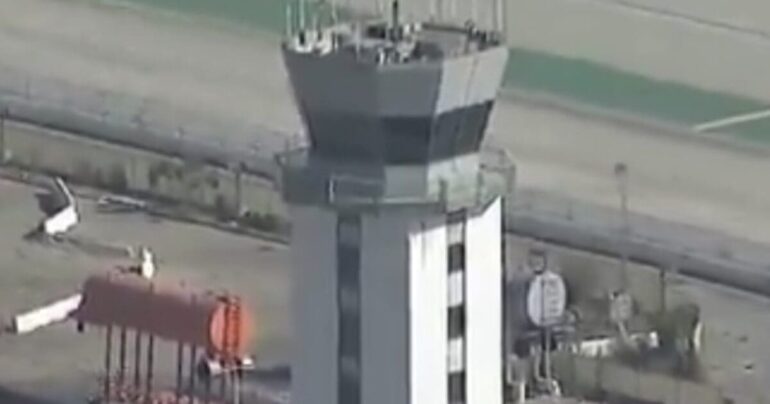 Airport Goes HOURS With No Air Traffic Controllers In Tower * 100PercentFedUp.com * by Danielle