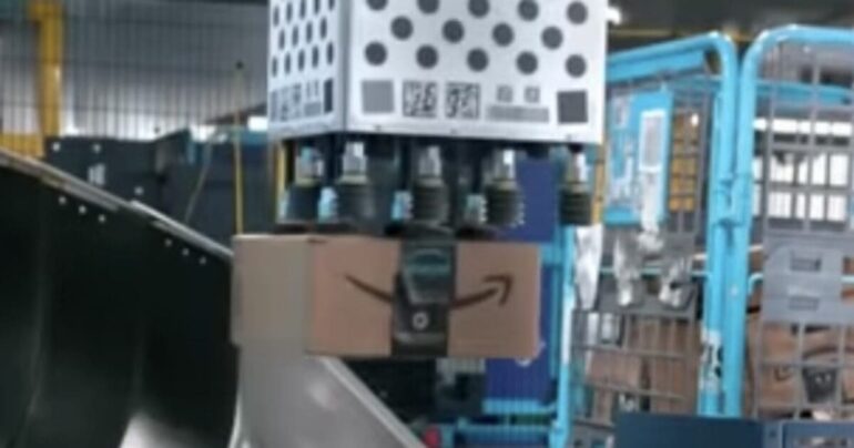 Amazon Allegedly Has Plans To Fill 600,000+ Future Jobs With Robots, Company Responds * 100PercentFedUp.com * by Danielle