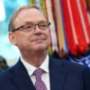 WASHINGTON, DC - SEPTEMBER 05: Director of the National Economic Council Kevin Hassett looks on as U.S. President Donald Trump speaks during a press availability in the Oval Office of the White House on September 05, 2025 in Washington, DC. President Trump detailed his administration's plans to host the 2026 Group of 20 summit of world leaders at his golf course and spa in Doral, Florida. (Photo by Kevin Dietsch/Getty Images)