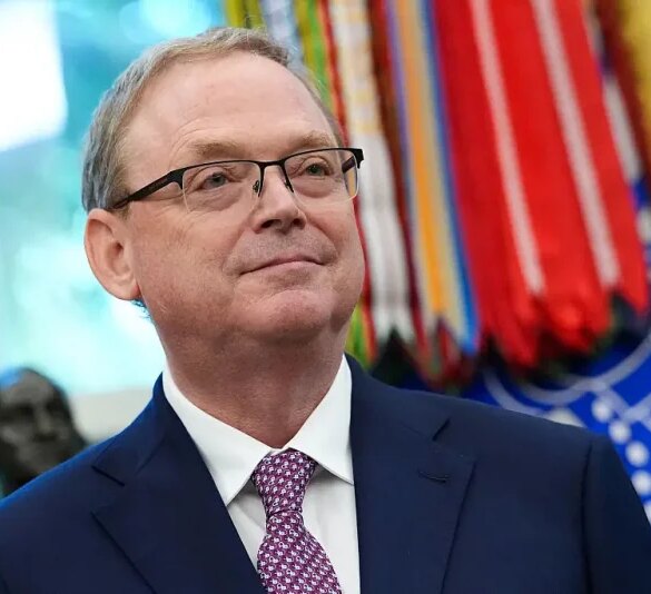 WASHINGTON, DC - SEPTEMBER 05: Director of the National Economic Council Kevin Hassett looks on as U.S. President Donald Trump speaks during a press availability in the Oval Office of the White House on September 05, 2025 in Washington, DC. President Trump detailed his administration's plans to host the 2026 Group of 20 summit of world leaders at his golf course and spa in Doral, Florida. (Photo by Kevin Dietsch/Getty Images)