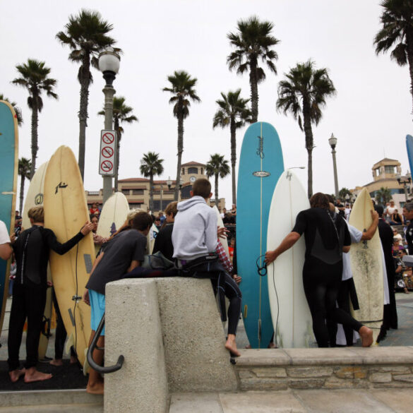 Politics: 5 injured in helicopter crash near famous california beach