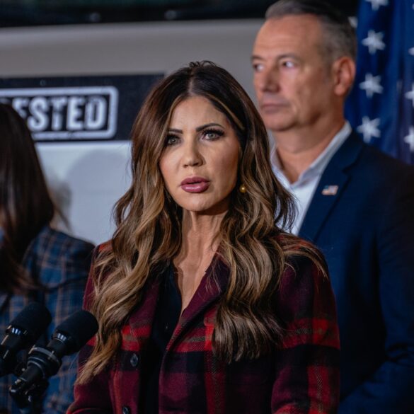 Politics: ending automatic grace period for work permit renewals will