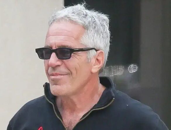 Politics: epstein drafted three apologies as the walls closed in