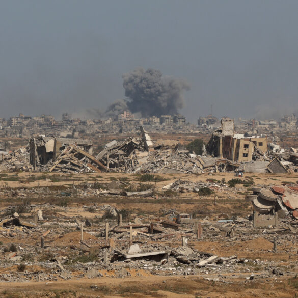 Politics: hamas says it accepts trump's peace plan — the