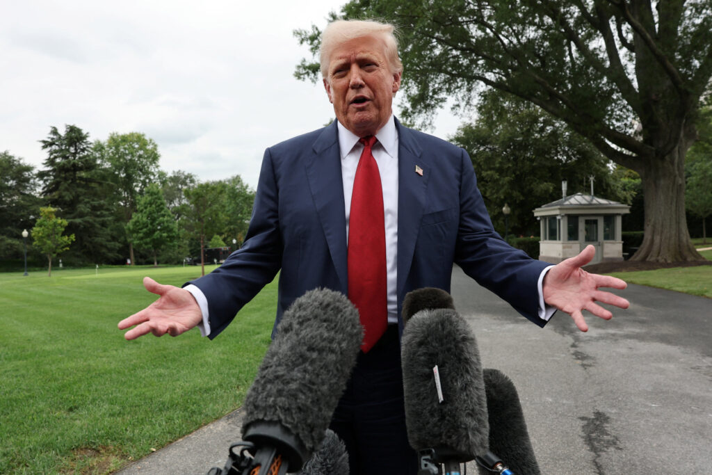 Politics: trump floats sending $1k to $2k tariff rebate checks