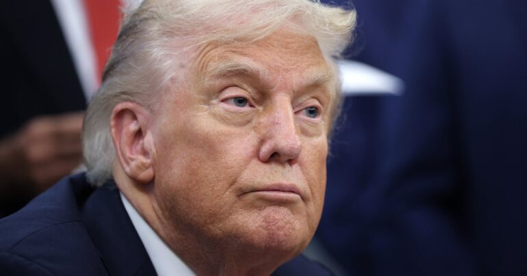 Travel & lifestyle: government shuts down as democrats spar with