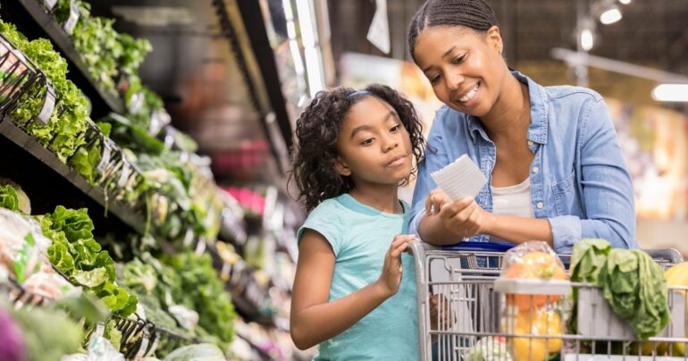 Travel & lifestyle: pediatricians share the foods they never (or