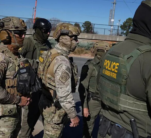 CHARLOTTE, NORTH CAROLINA - NOVEMBER 17: Federal agents search for undocumented immigrants on November 17, 2025 in Charlotte, North Carolina. Federal agents are carrying out "Operation Charlotte's Web," an ongoing immigration enforcement surge across the Charlotte region. (Photo by Ryan Murphy/Getty Images)