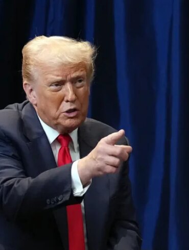 KUALA LUMPUR, MALAYSIA - OCTOBER 26: U.S. President Donald Trump holds a bilateral meeting with Brazil's President Luiz Inácio Lula da Silva (not in frame) at Kuala Lumpur Convention Centre on October 26, 2025 in Kuala Lumpur, Malaysia. Trump is in Malaysia for the Association of Southeast Asian Nations (ASEAN) summit, and will next travel to Japan, en route to South Korea for the Asia-Pacific Economic Cooperation (APEC) forum. (Photo by Andrew Harnik/Getty Images)