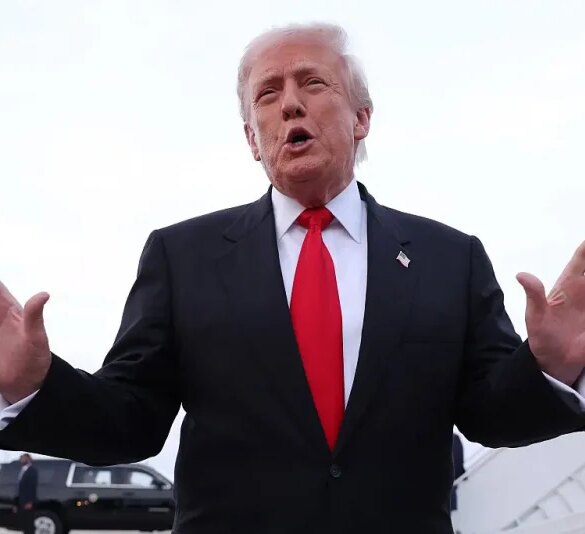 JOINT BASE ANDREWS, MARYLAND - NOVEMBER 09: U.S. President Donald Trump gives brief remarks to members of the press after exiting Air Force One on November 9, 2025 at Joint Base Andrews, Maryland. Trump spent the weekend at his Mar-A-Lago estate in Palm Beach, Florida. (Photo by Tasos Katopodis/Getty Images)