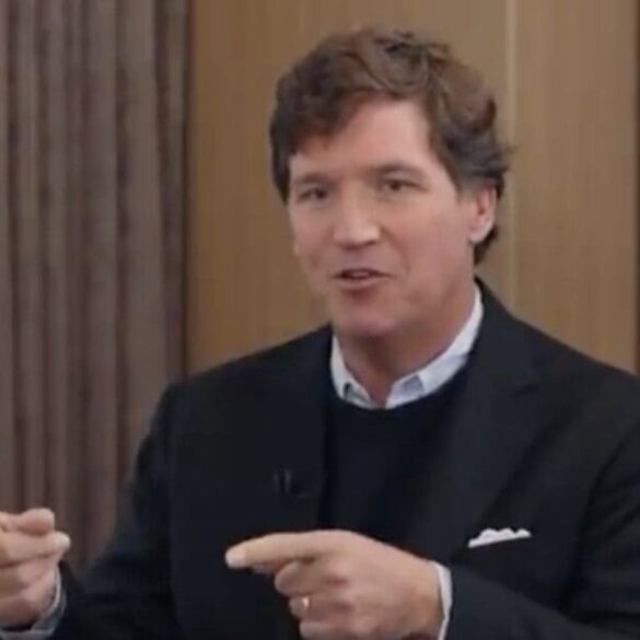 Tucker Carlson’s HILARIOUS Beef With Piers Morgan Over The “F-Word” * 100PercentFedUp.com * by Noah