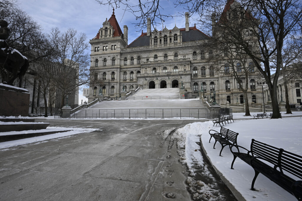 Politics: albany republicans' $20b shame: spending madness is their fault,