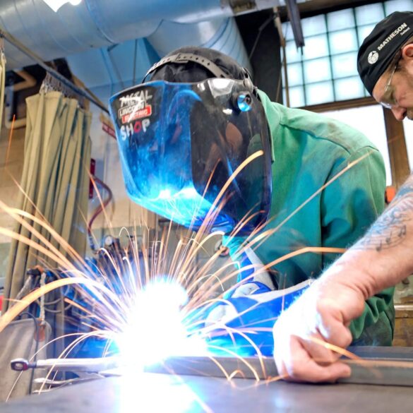 Politics: how congress and industry can fill the jobs trump