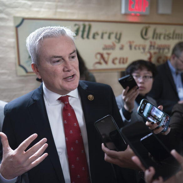 Politics: oversight committee republicans accuse dems of selective leaks in