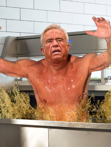 Satire news: steak ’n shake employee screams after nude rfk