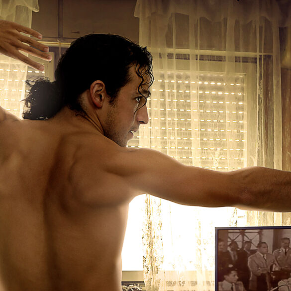 Satire news: study: practicing kung fu naked in mirror best