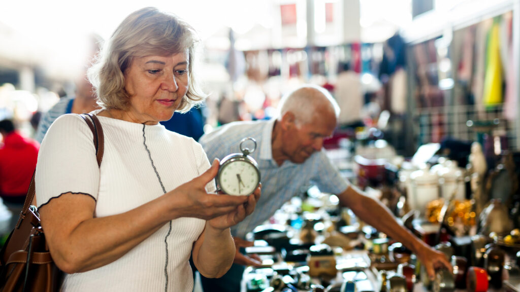 Satire news: tips for antiquing the onion