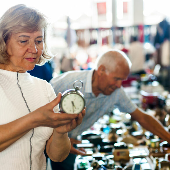 Satire news: tips for antiquing the onion