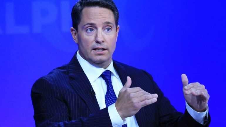 Stock market: muddy waters capital's carson block makes rare long