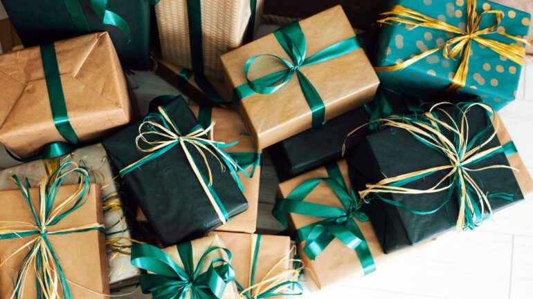 Travel & lifestyle: 15 genius on sale finds to grab this