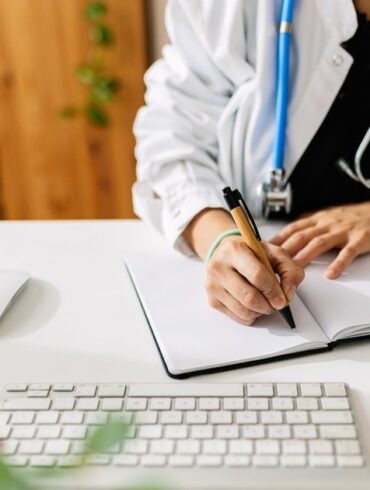 Travel & lifestyle: ai medical advice: a question doctors should