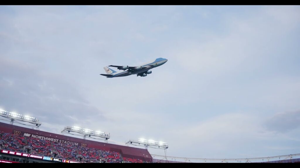 The most EPIC Air Force One Flyover