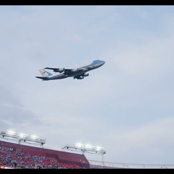 The most EPIC Air Force One Flyover