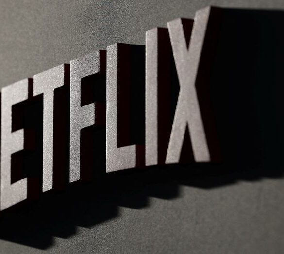 FILE PHOTO: A Netflix logo is pictured in Los Angeles, California, U.S., September 15, 2022. REUTERS/Mario Anzuoni