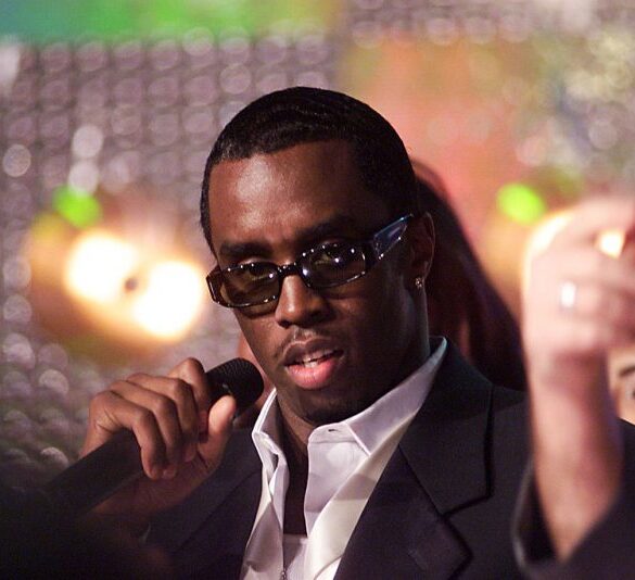 Hip-Hop artist Sean 'Puffy' Combs performing on 'MTV 2 Large' on New Year's Eve in MTV's Times Square studios, 12/31/99. (Photo by Scott Gries/ImageDirect)