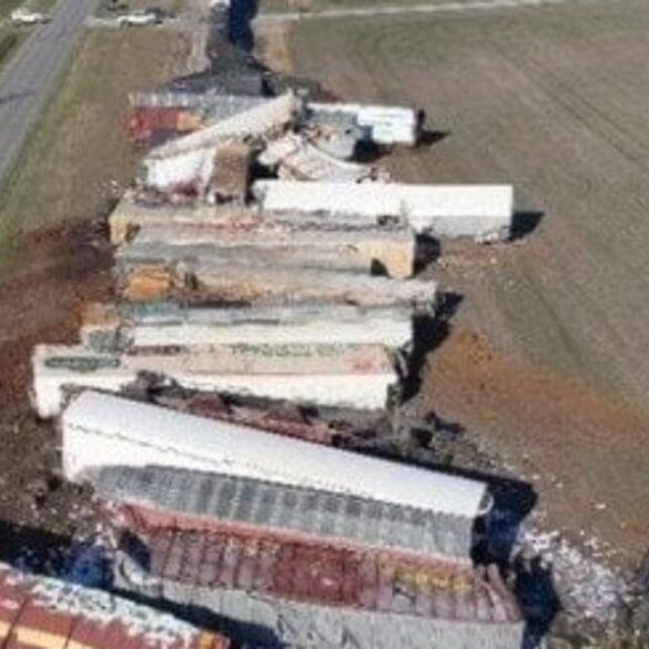 Train Derails In Kentucky, Shelter In Place Ordered After Chemical Leak Reported * 100PercentFedUp.com * by Anthony