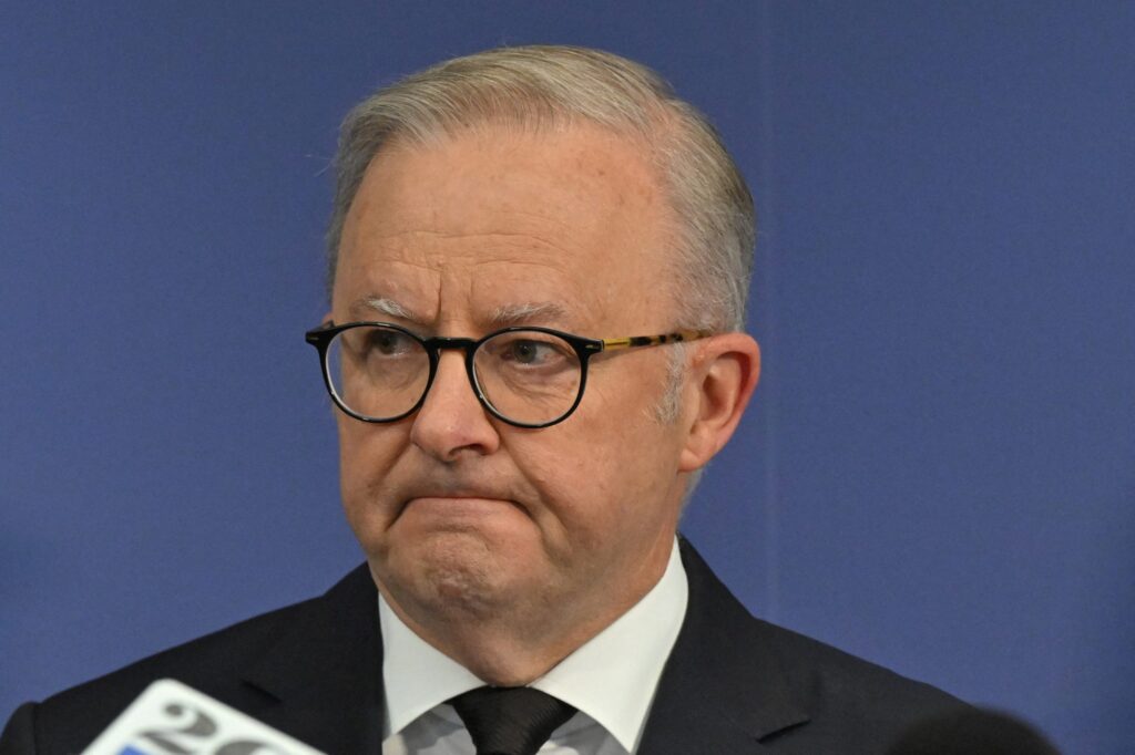 Politics: australia's government failed its jews in the long runup