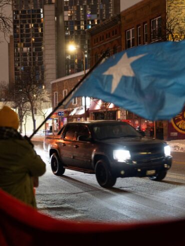 Politics: media leaps to somali fraudsters' defense — but trips