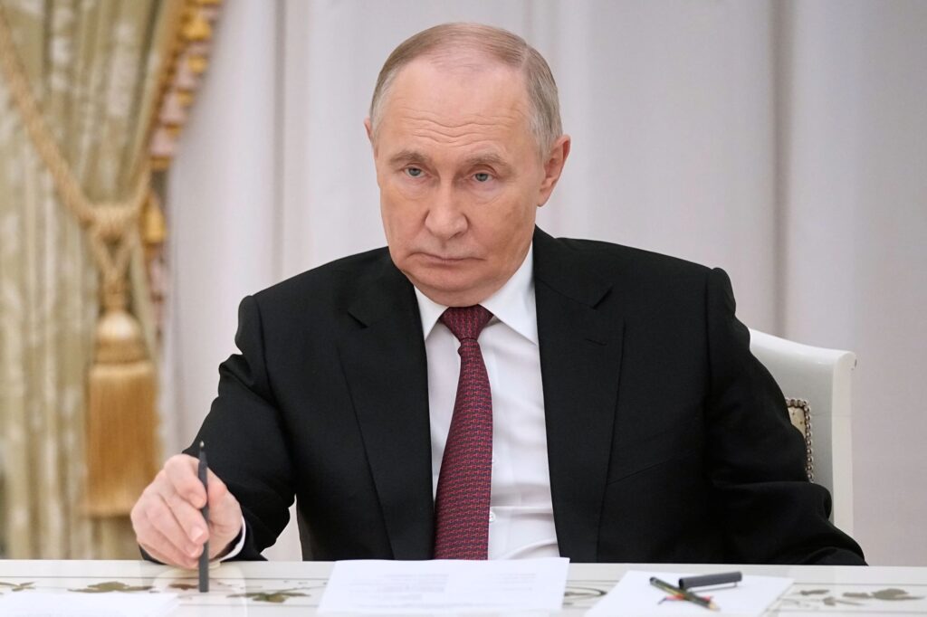 Politics: putin won't accept any peace deal until the cost