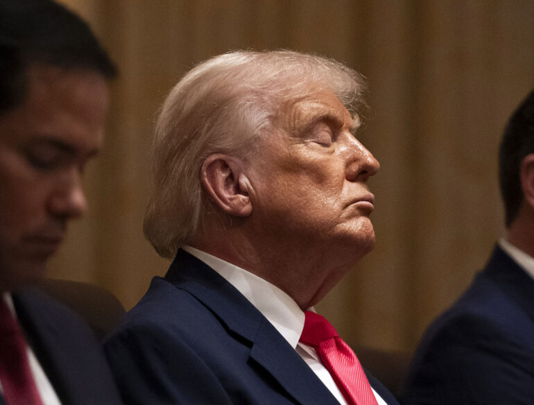 Satire news: trump appears to doze during stroke
