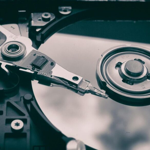 Science & tech: scientists push optical storage to new limits