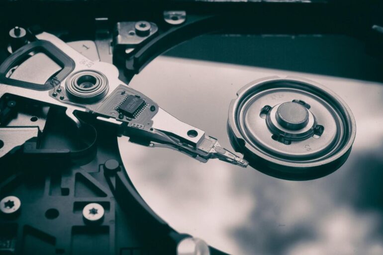 Science & tech: scientists push optical storage to new limits