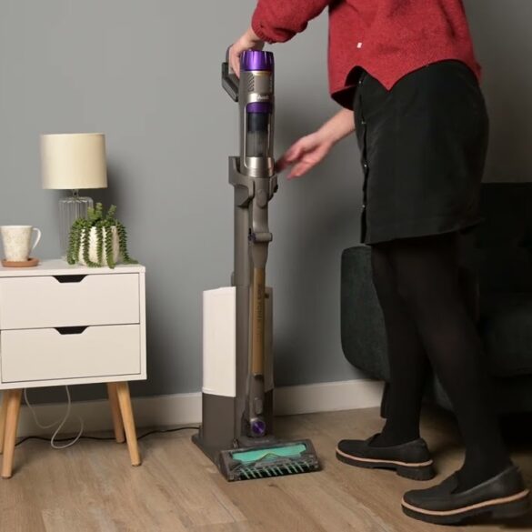 Shark PowerDetect Cordless Stick vacuum – Auto-Empty - YouTube