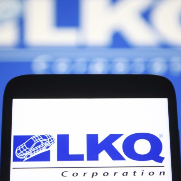 Stock market: activist ananym capital urges lkq to sell its