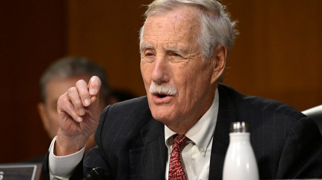 Travel & lifestyle: democrats who relented on shutdown have no