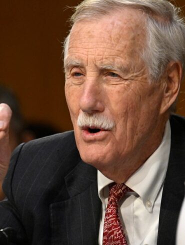 Travel & lifestyle: democrats who relented on shutdown have no