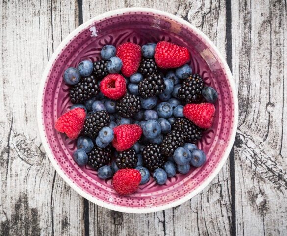 Berries are a sweet treat that's unlikely to spike your blood sugar.