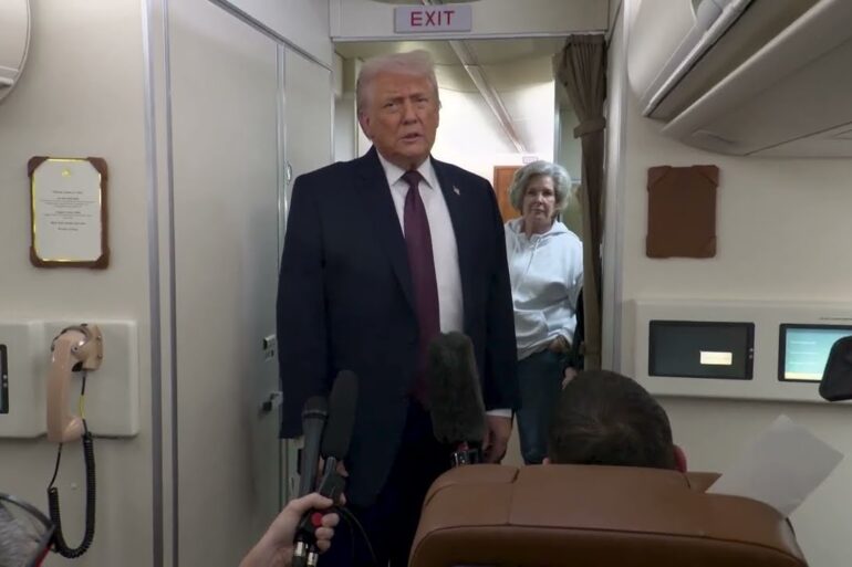 President Trump Gaggles with Press on Air Force One En Route Joint Base Andrews, Jan. 22, 2026