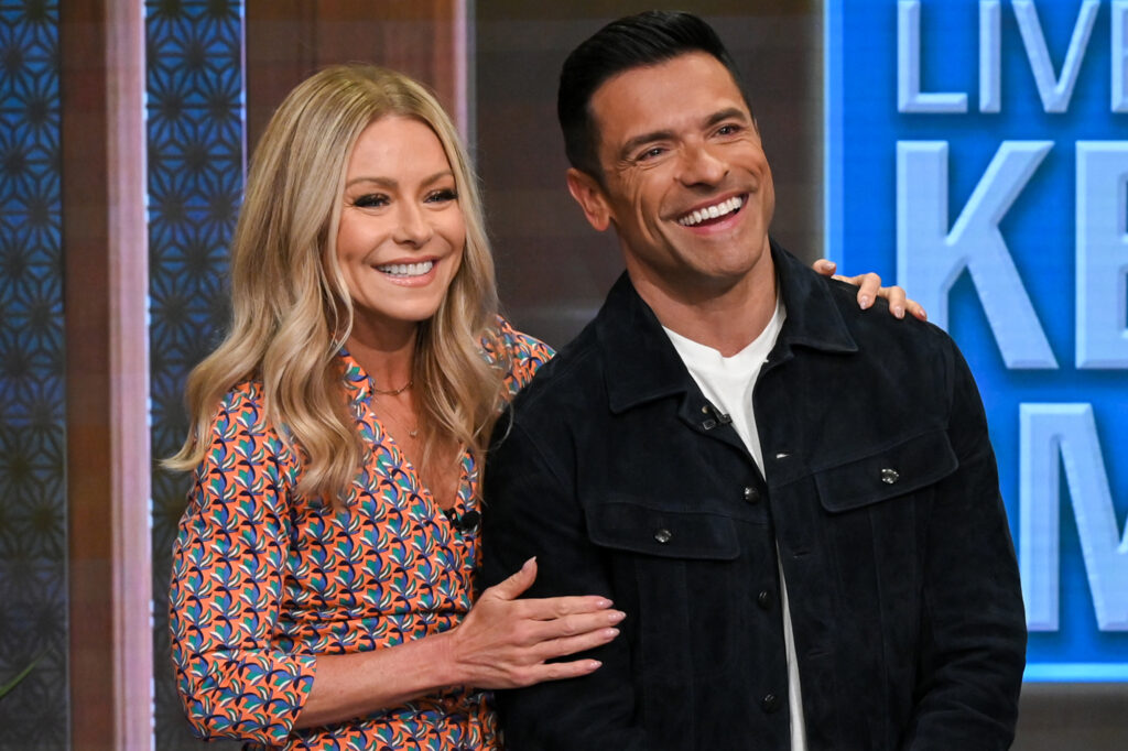 Gossip & rumors: kelly ripa reveals mark consuelos' broadway 'fallen