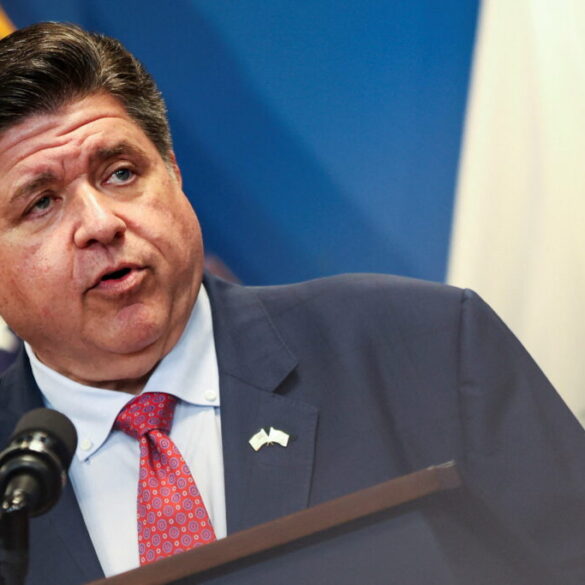 Politics: illinois sues dhs over alleged unlawful tactics during operation