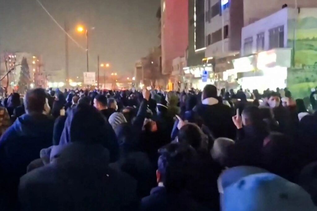 Politics: iranian protesters are showing courage in the face of