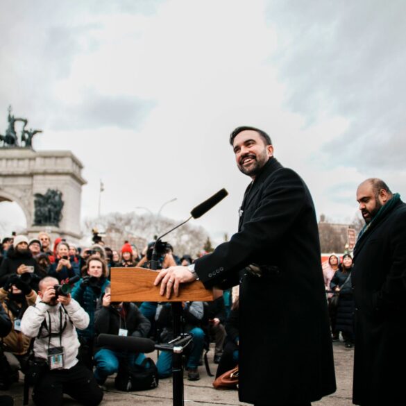 Politics: on his first day, mamdani chose to attack israel