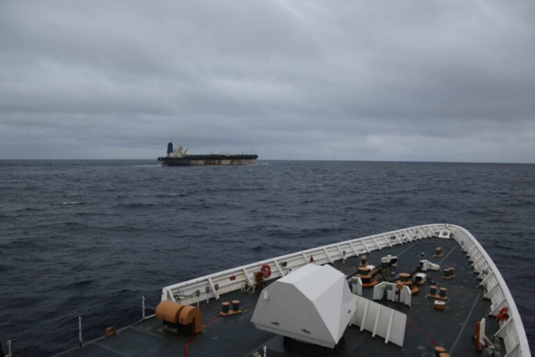 Politics: us seizes oil tanker with russian flag linked to